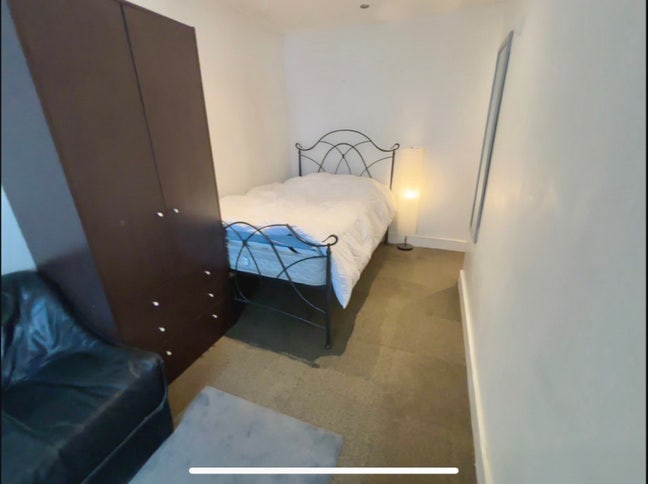 Double Room with kitchen all Bills Included Main Photo