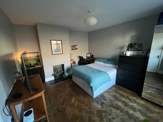 Large Airy room to let Foresthill  Main Photo