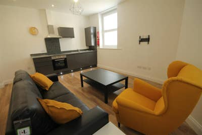 One double bedroom to rent in Jesmond Main Photo