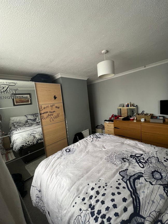 Single and Double room to let  Main Photo