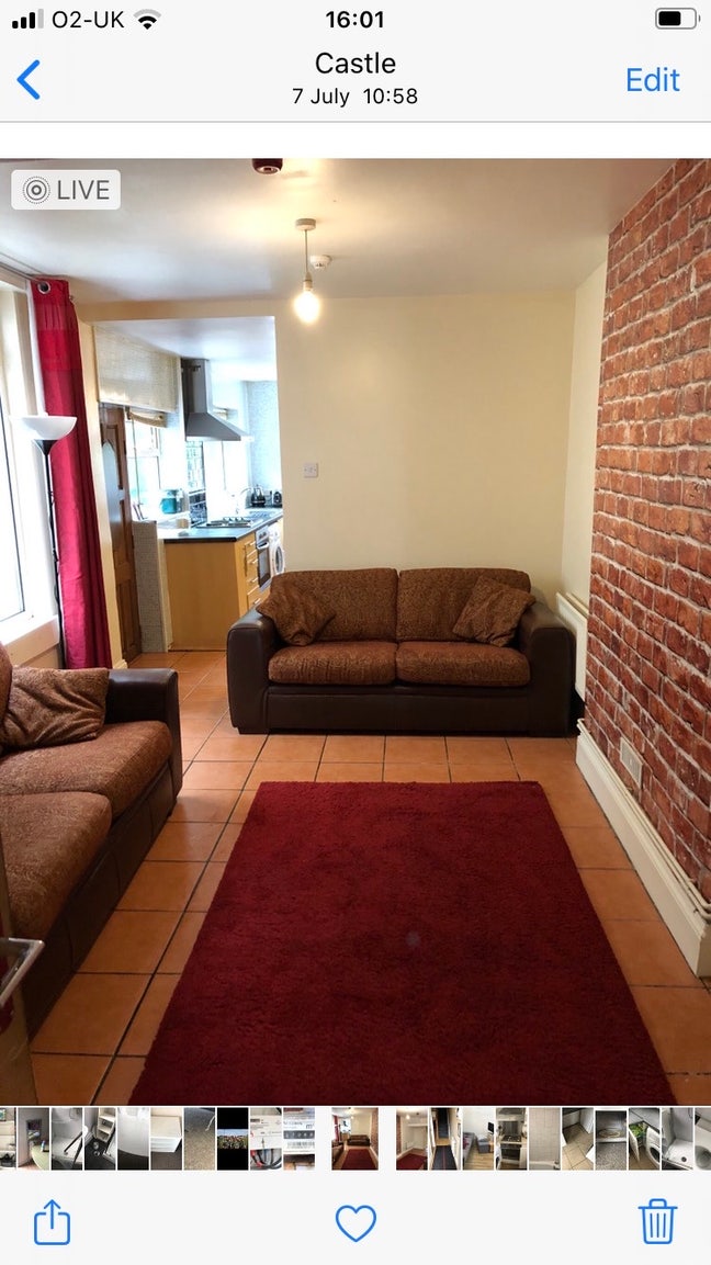 Rooms to rent in working professional house  Main Photo