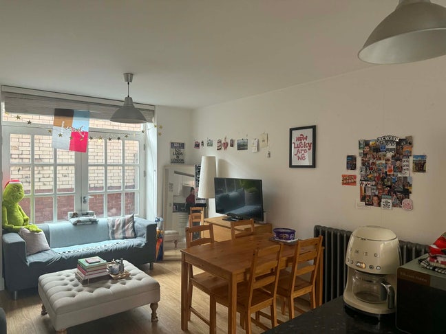 Double Room in friendly flat!! Main Photo
