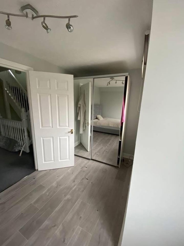 Single room available  Main Photo