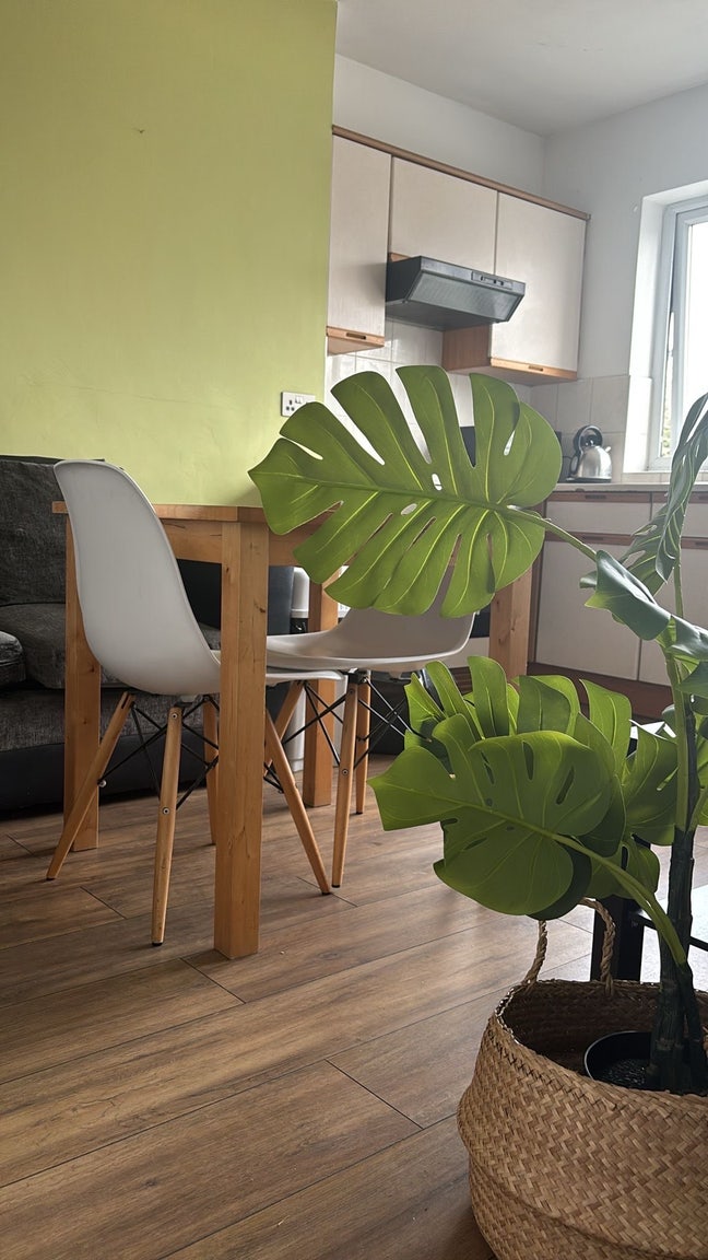 Large double room with private office room  Main Photo