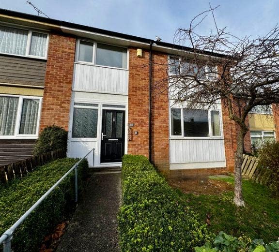 4-Bed House | Pets / Benefits welcome | &pound;1,675 pcm Main Photo