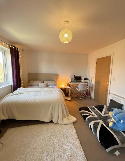 Modern, Airy & Organized Double Room – Move-in Rea Main Photo