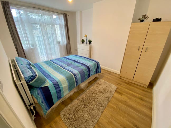 🏠 Bright Double Rooms in Hanger Lane – Zone 3	 Main Photo