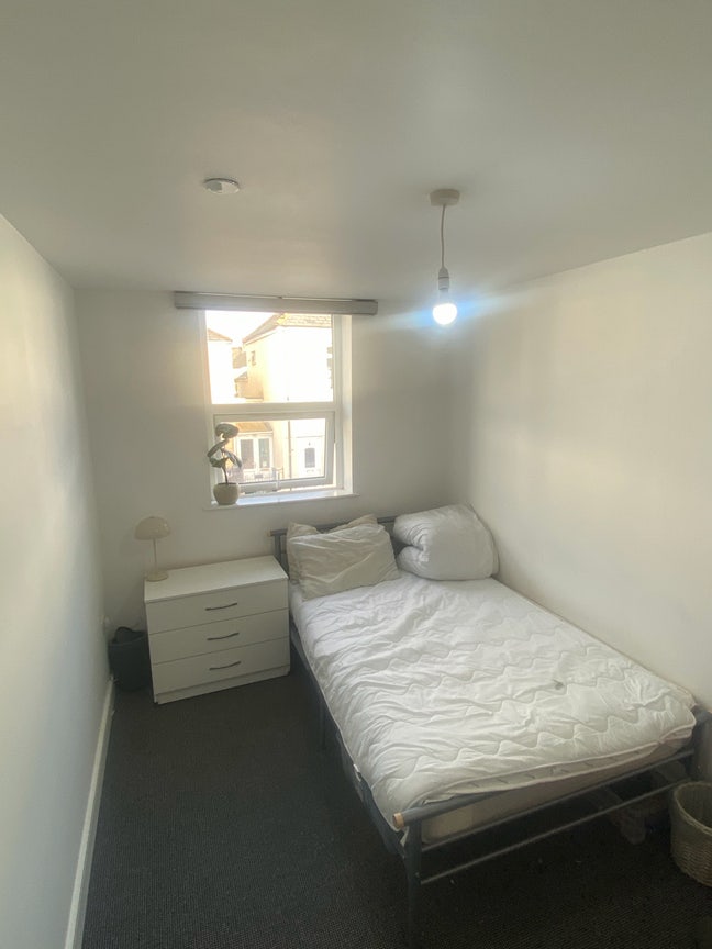 Double room for rent in modern home  Main Photo