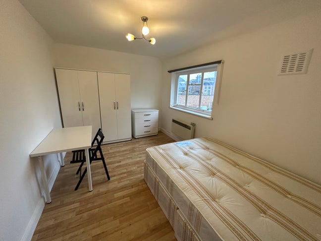 Single Room – 10 min Walk to Jubilee Line Main Photo