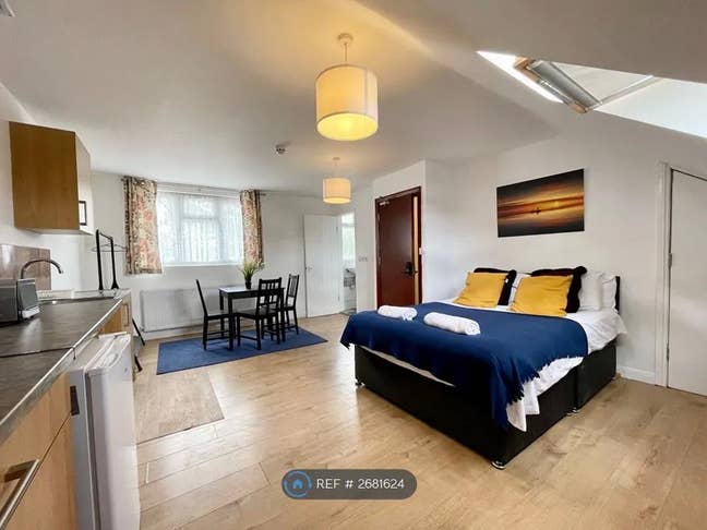 Spacious Studio in Shared Property  Main Photo