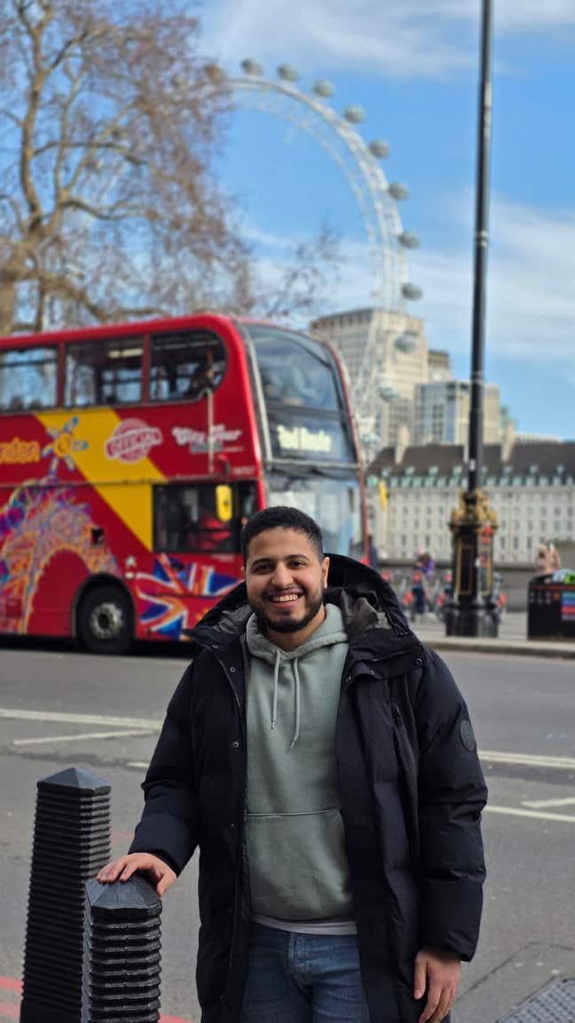 Looking for a room Main Photo