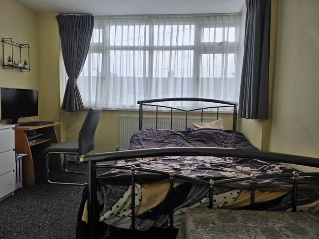 Furnished Large Double Room and Box Room Main Photo