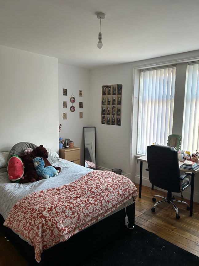 Tenancy takeover- 2 bed ground flat  Main Photo