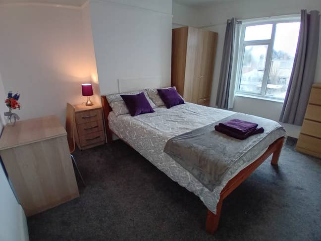 Double and Single Room in Very Nice House Main Photo