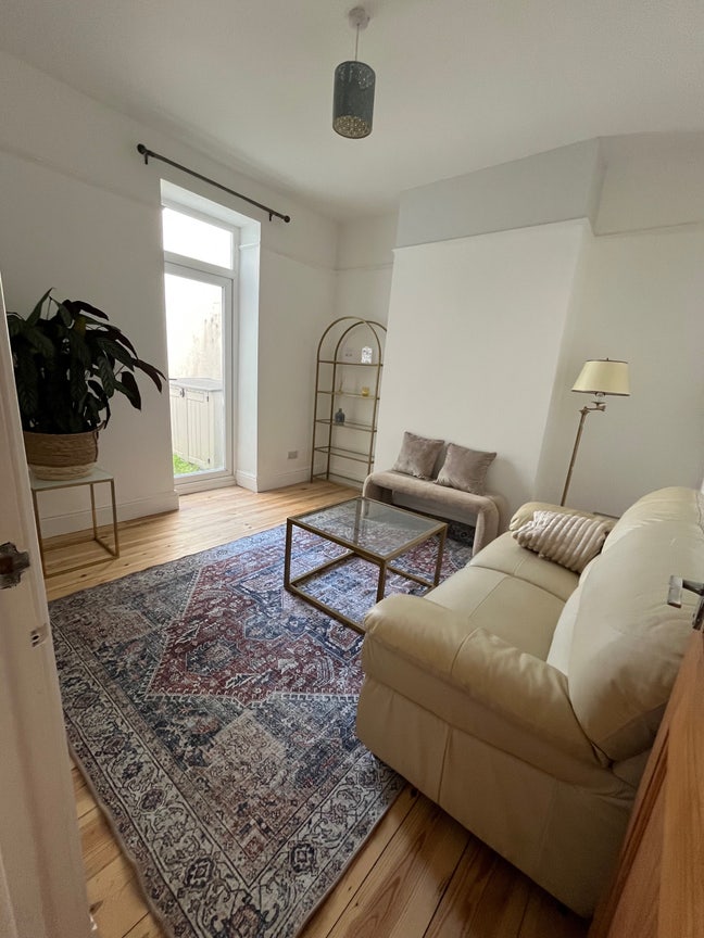 Bright Double Room | Victorian Home in Roath Main Photo