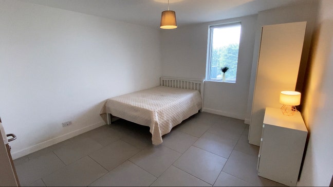 🏡 Beautiful spacious en suite room in 4bed 🏡  Main Photo