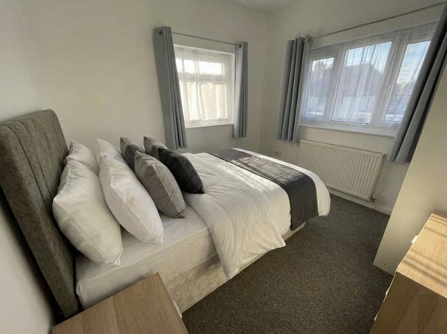 Doctors Nurses Professional House Share – All Bill Main Photo