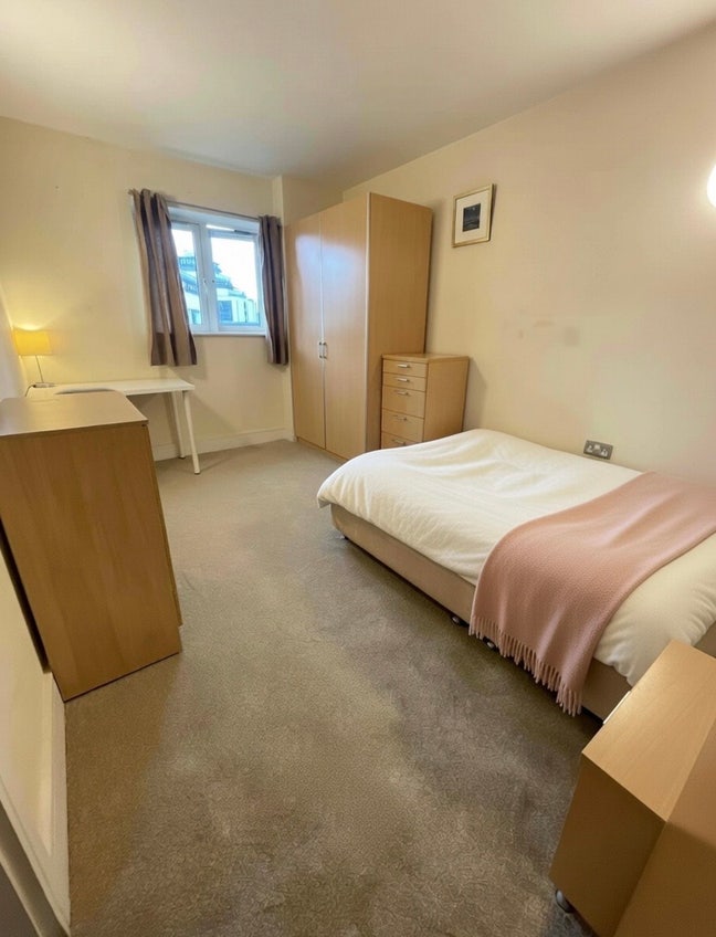 Lovely double room - London Bridge  Main Photo