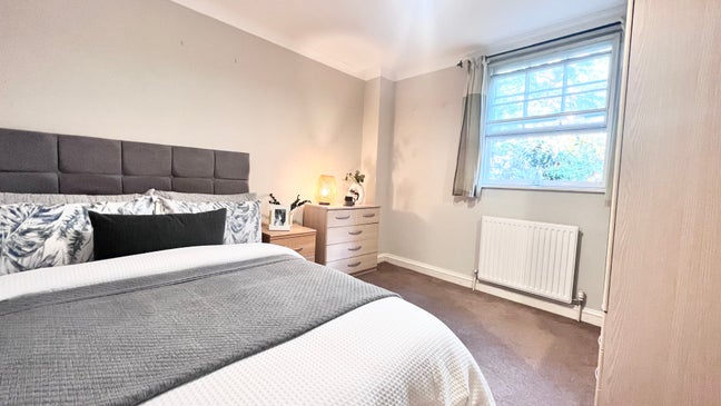 Double  |Town Centre | Deposit Free Option Main Photo