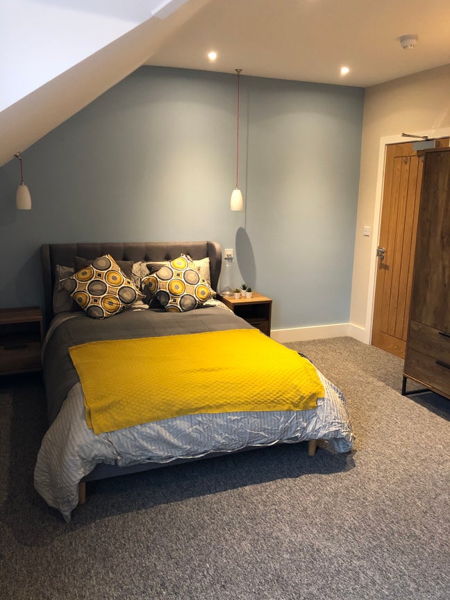 🏡 Quiet 3-Room HMO-Super-Fast WiFi-Prime location Main Photo