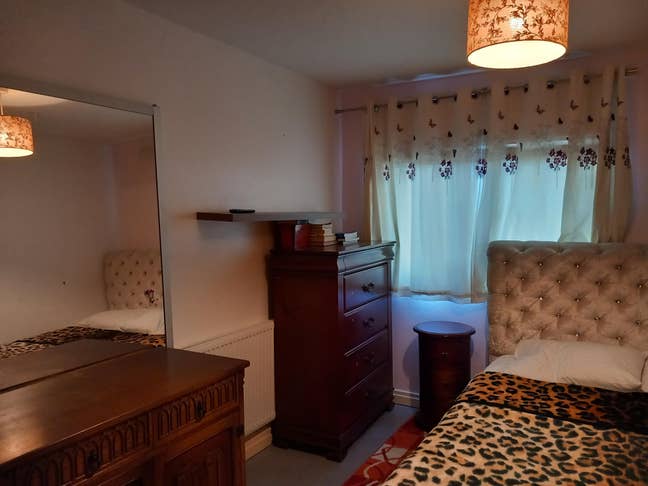 Room in an apartment in a modern, central area of  Main Photo