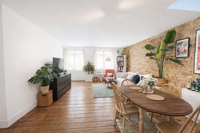 3 Double Bed Flat - Stoke Newington  Main Photo