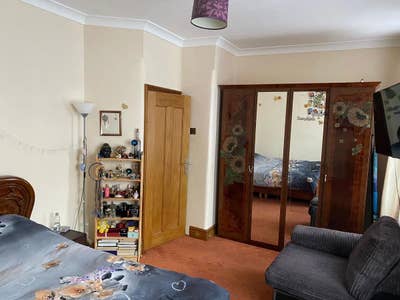 Amazing 2 bedroom House available in East Ham. Main Photo