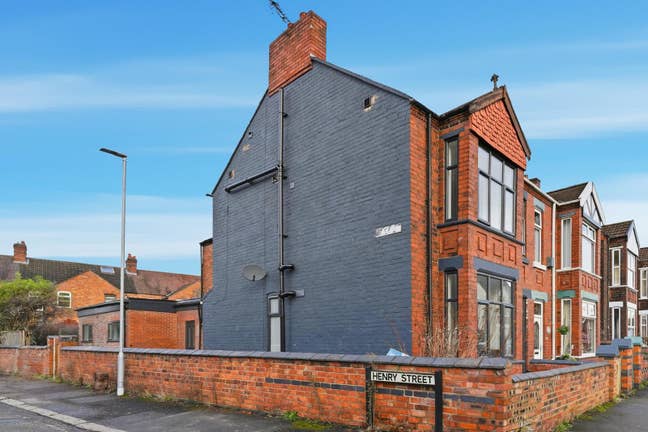 Fully Refurbished 7Bed HMO Double rooms, En Suite Main Photo