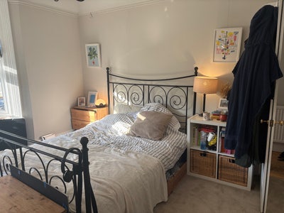 Large double in a sunny friendly houseshare  Main Photo