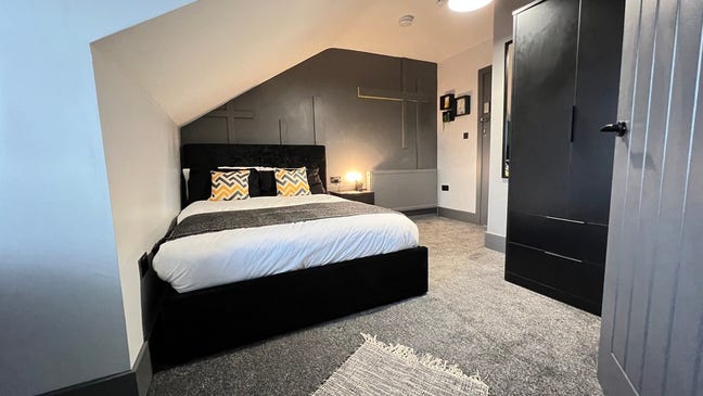 En-Suite, Double Room - Bills Included (Ref: 46SS) Main Photo