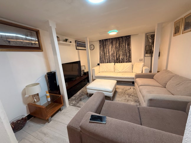 1 Bedroom Flat - Town Centre Location  Main Photo