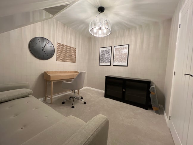 Small double room in modern clean tidy house Main Photo