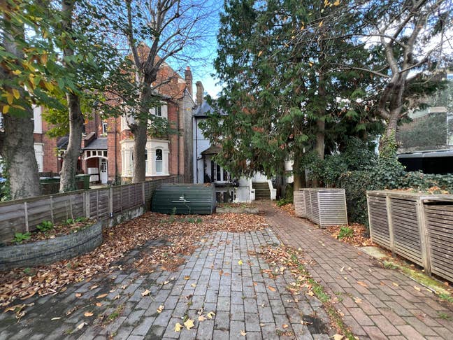 Shooters Hill**Stunning 2 Double Bedroom Flat** Main Photo