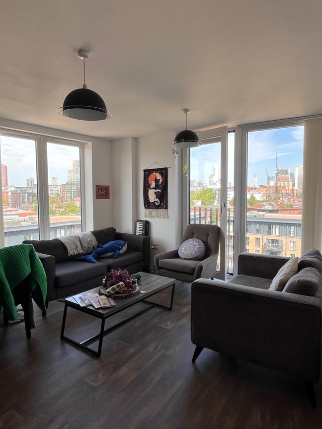 Room available in a city centre apartment!  Main Photo