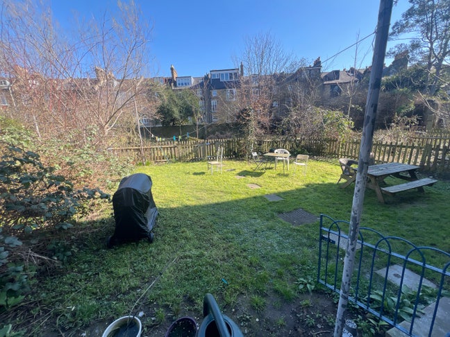 Spacious double bedroom in Stoke Newington  Main Photo