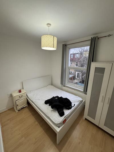 1 double room with adjacent office. Main Photo