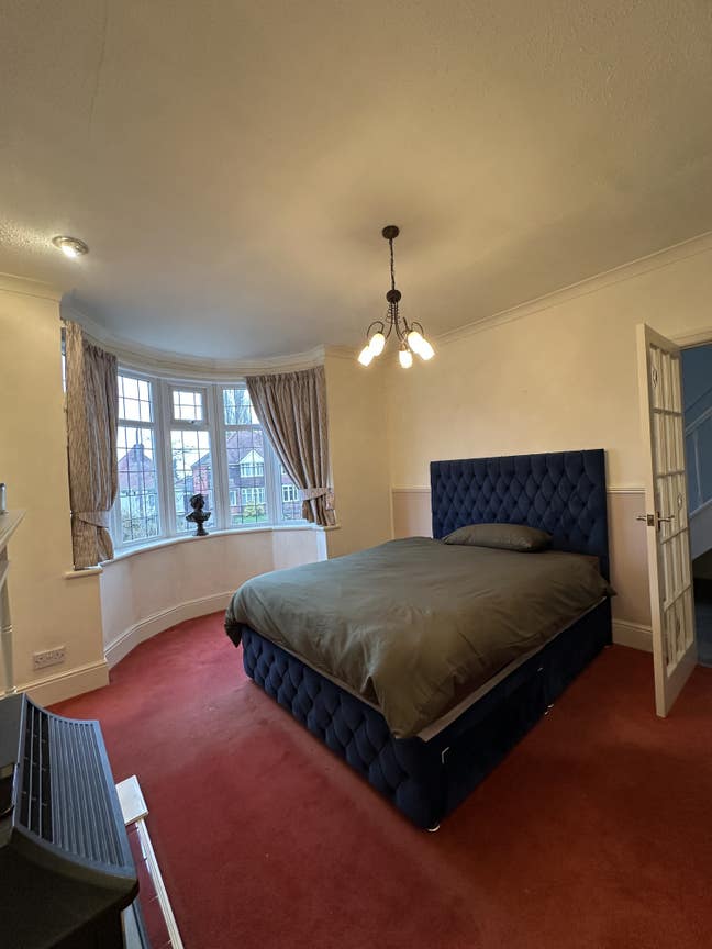 Double rooms available – viewings welcome Main Photo