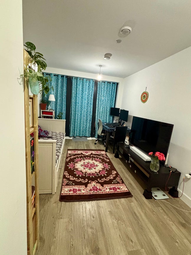1 Bed flat Main Photo
