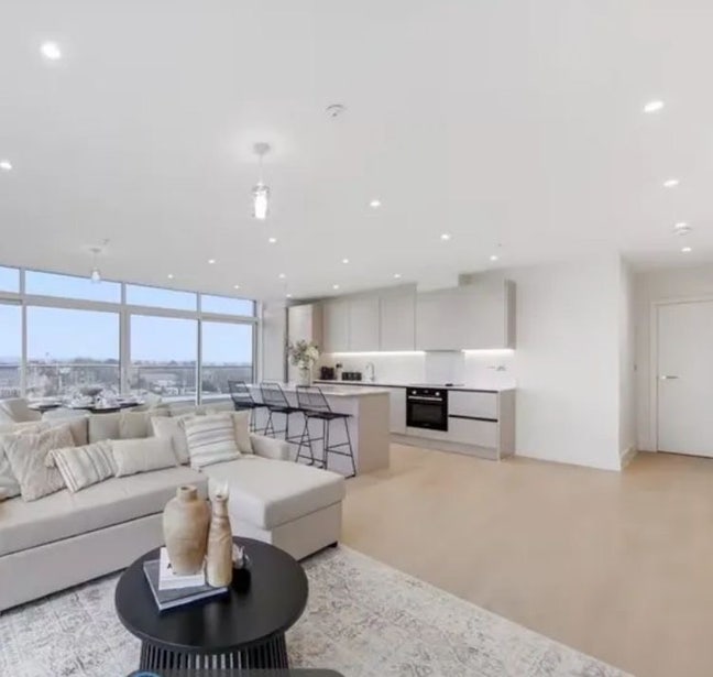 2 bedroom flat to rent in N2  Main Photo