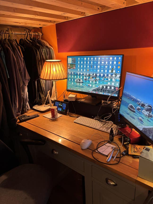 Self contained garden flat available now Main Photo