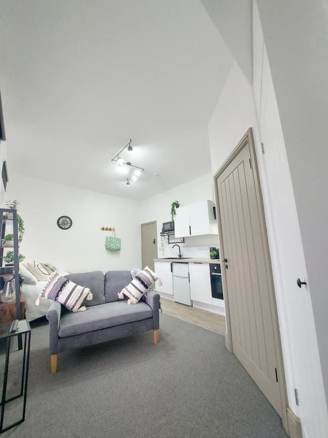 New!  Large!  Studio's! - London road. Main Photo