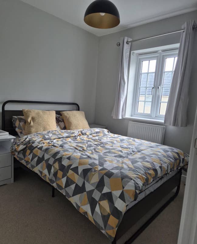 Rooms for rent Queen's hills Main Photo