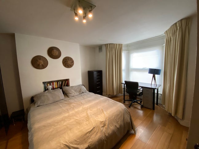 Large Double Room in Maida Vale / Queen’s Park W9 Main Photo