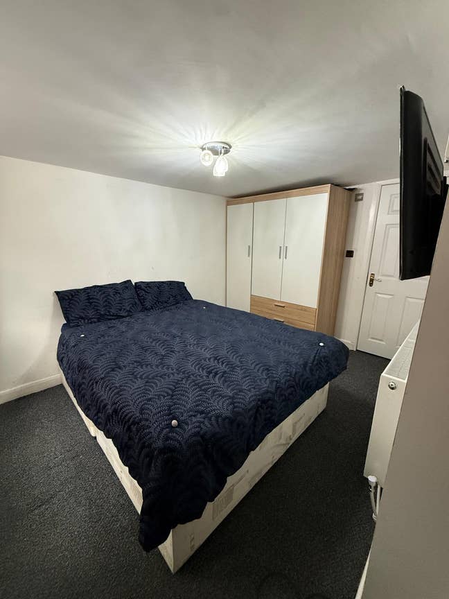 Just a lady to share apartment with another lady  Main Photo