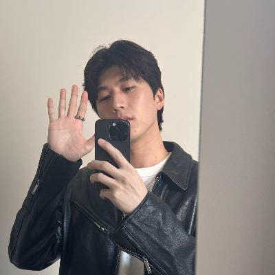 Professional Male seeks a double room Main Photo