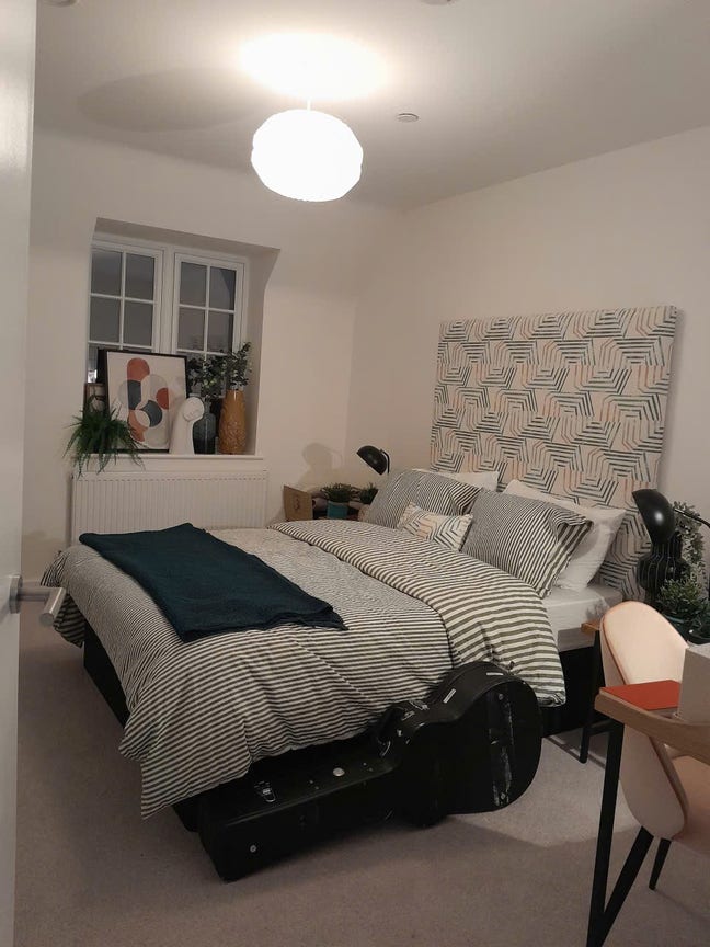 Room to let in brand new flat Mon to Friday. (Stn) Main Photo