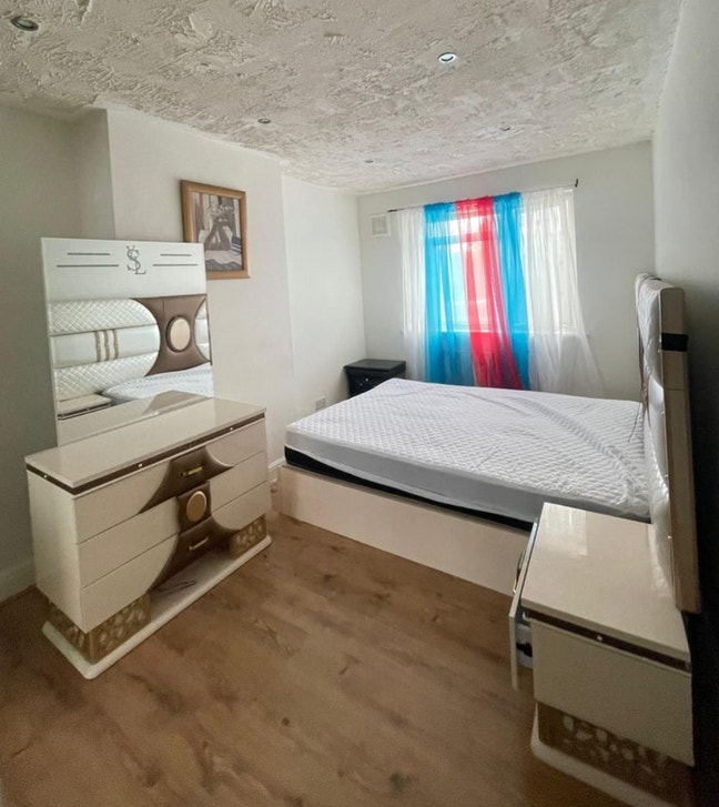 Double room in a quite house Main Photo