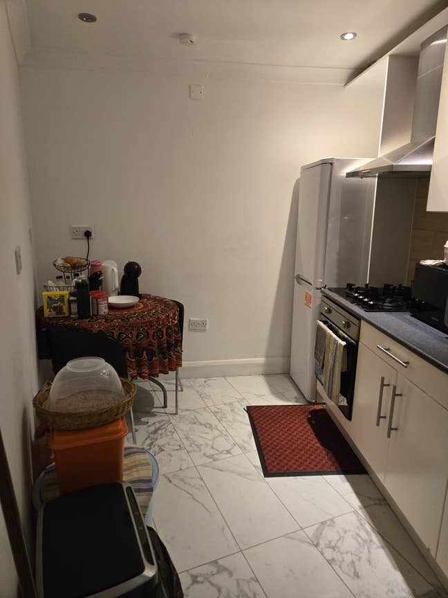1 bed flat to share on ground floor  Main Photo