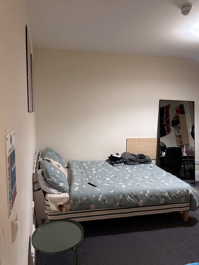 Flat available for students  Main Photo