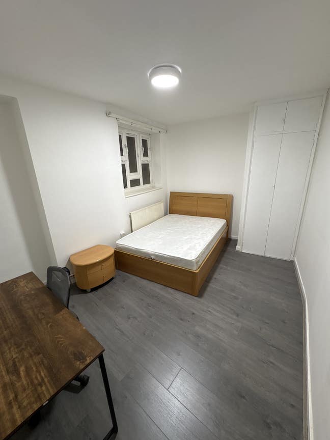 Spacious Double Rooms in E1 | Excellent Transport  Main Photo